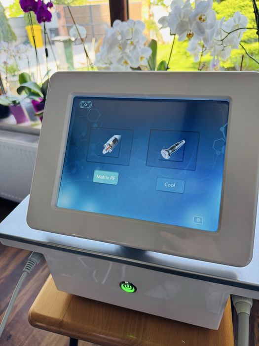 Aparat 2in1 Golden Microneedling RF Lifting Pinxel M+ Ciocan Rece