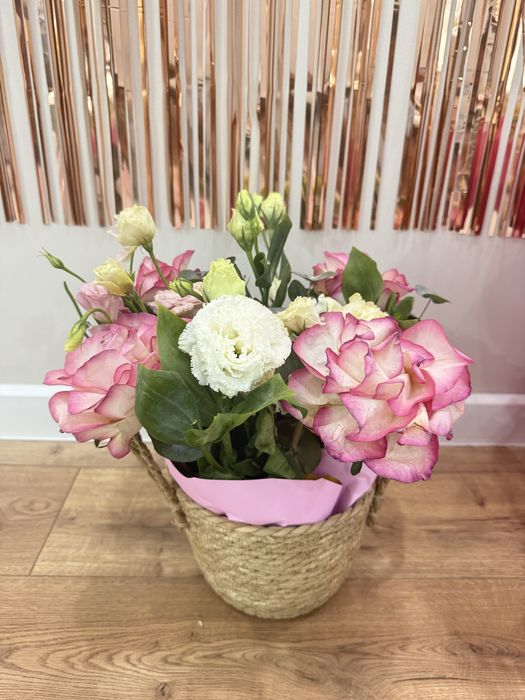 Букет цветов в корзинке