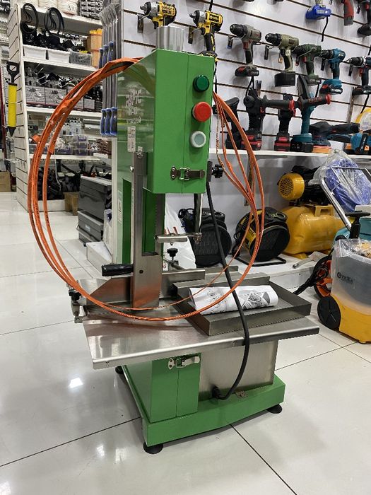 Qasoblar uchun qõlay suyak kesadigan