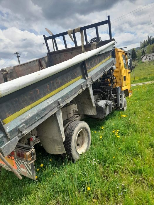 Schimb sau vând Camion basculabil daf cu macara an fabricație 2000