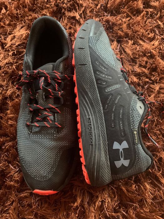 Under Armour маратонки