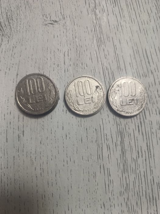 Vând monede de 100 lei