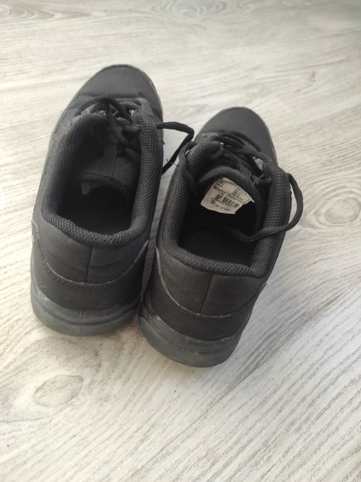 Маратонки черни за момче