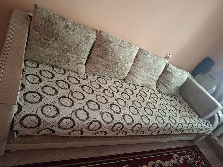 Продам Ковер и диван