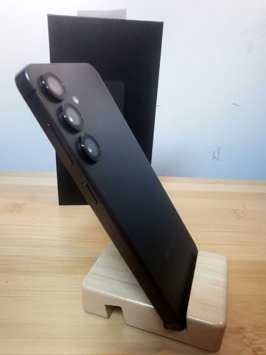 Като нов! Samsung Galaxy S24 128 в Гаранция + Калъф + Протектор