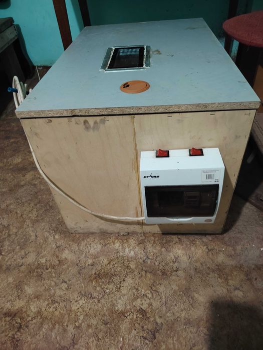 Инкубатор для яиц разного типа