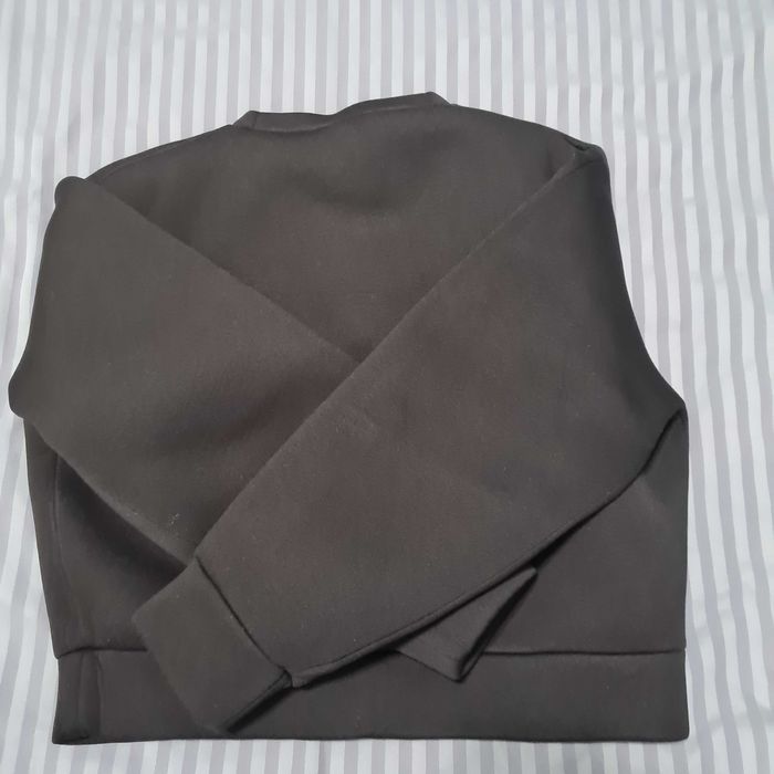 Суичър Зара в черно