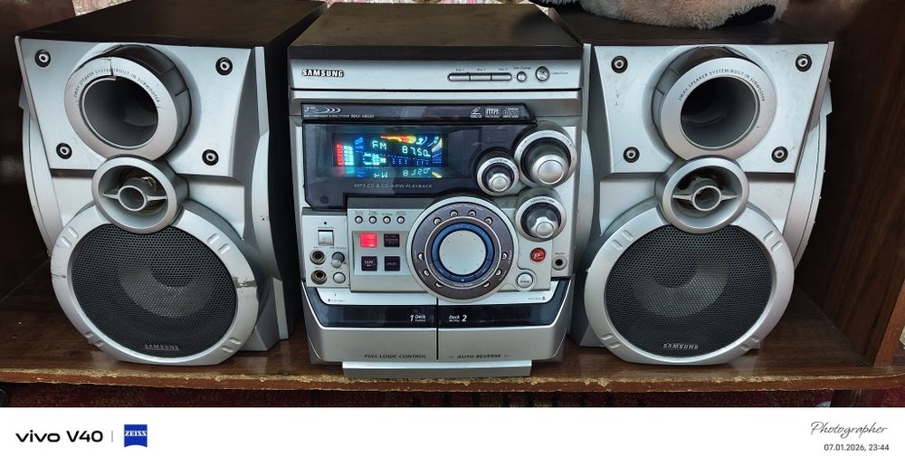 Музыкальные центры.