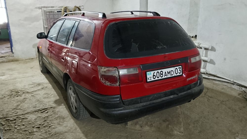 Продам Тойота Карина е 1.6 механика