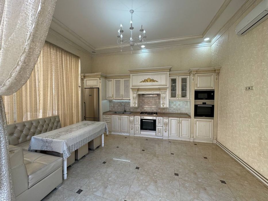 Уникальный новый дом.