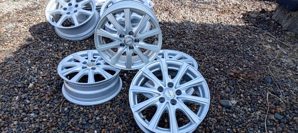 Продам комплект дисков привозные