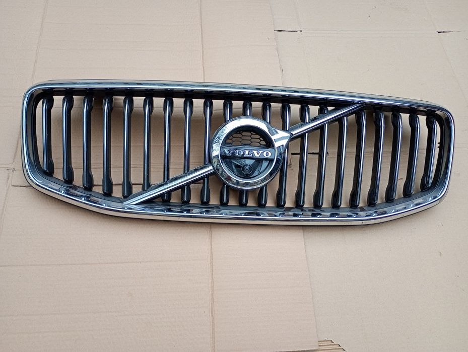 Grilă Volvo XC60 Mercedes E Class W213 Suzuki S Cross Dacia Logan