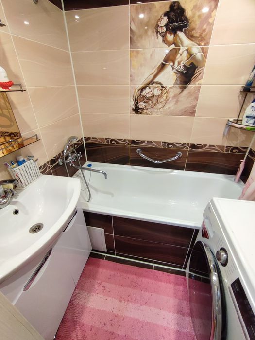 Продается 2-комн (9-43, 1 эт)