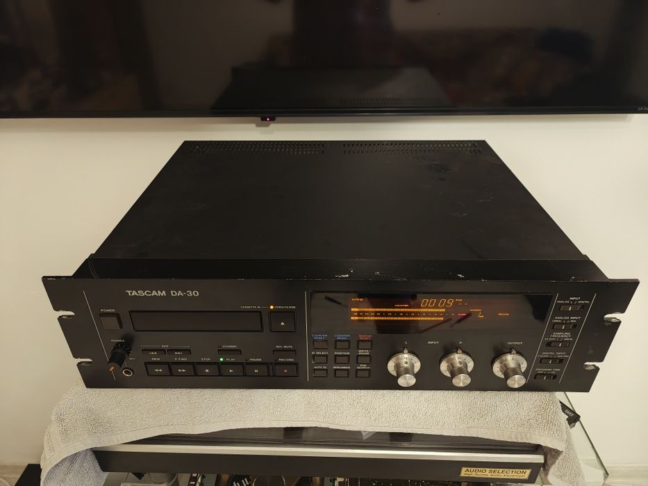 Tascam DA30 DAT audio
