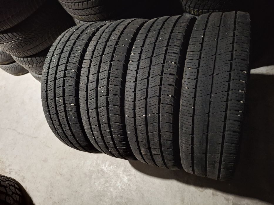 4 Anvelopele de iarnă 205 75 r16 Barum