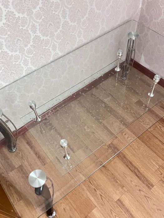 Продам стол.