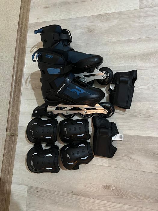 Продаю ролики (синего цвета)