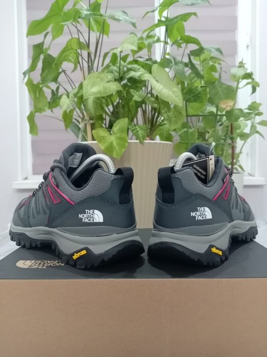 Кроссовки от The north face