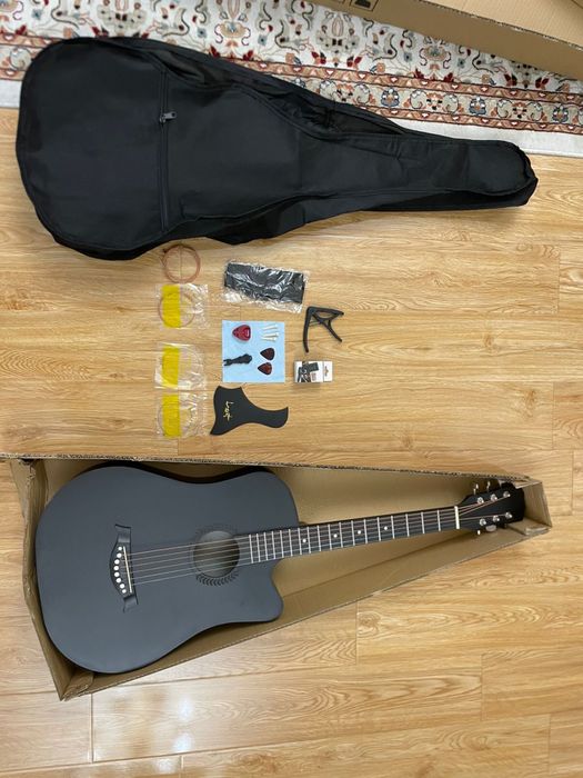 Акустическая гитара