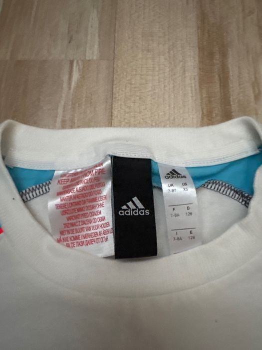 Детска тениска Adidas в бяло и синьо, къса, 128