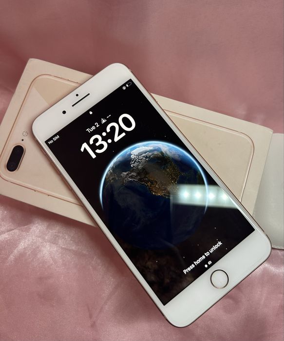 iPhone 8 Plus Gold 64GB в отлично състояние