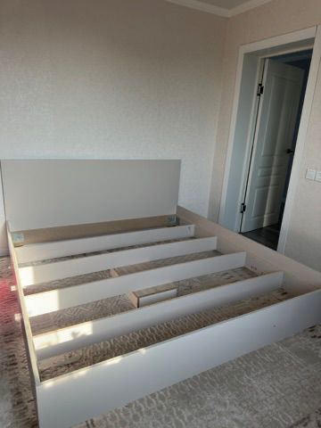 Продаю кровать без матраса