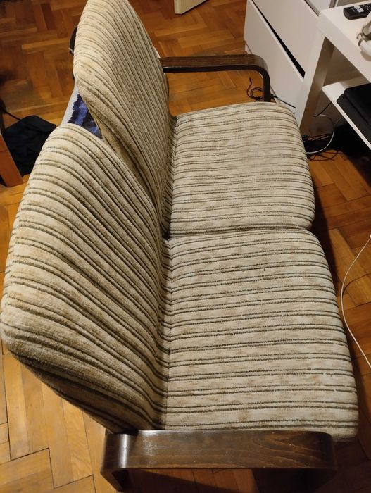 Само лично взимане от място!Канапе двуместно, размер 115/53 см.