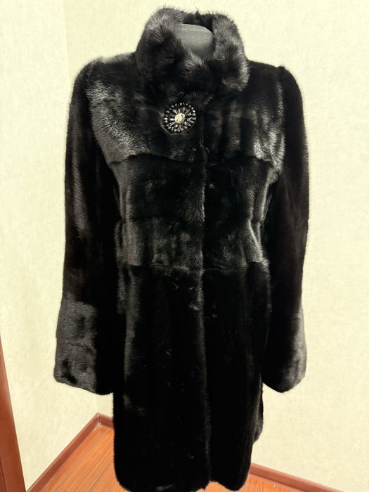 Продам норковую шубу