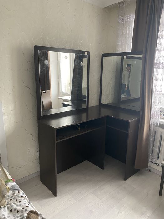 Продам столешницу с зеркалом