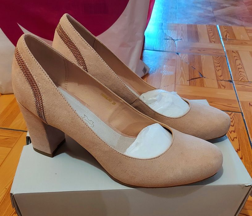 Туфли женские с каблуком