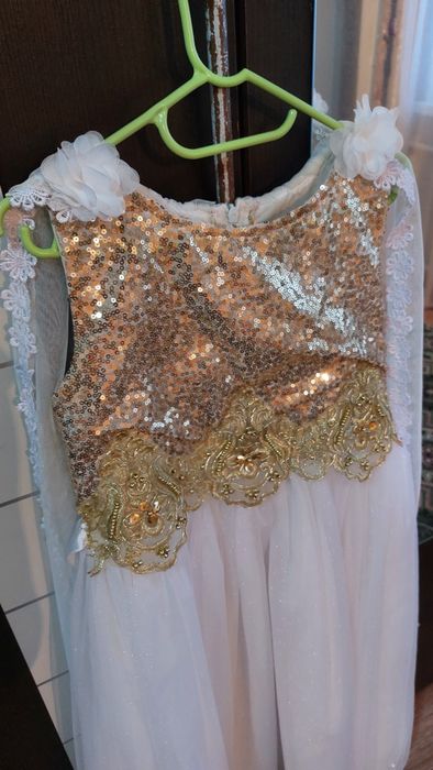 Нарядное платье для девочки