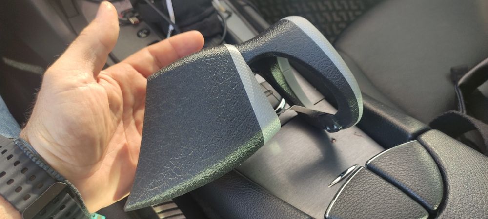 W211 cup holder , поставка за чаши