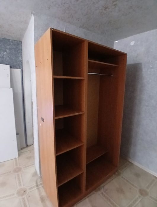 Продам шкаф,шифонер есть доставка