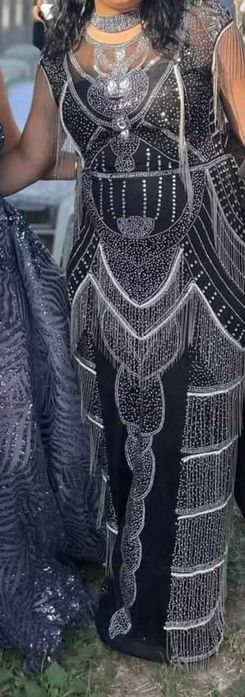 Официална рокля.