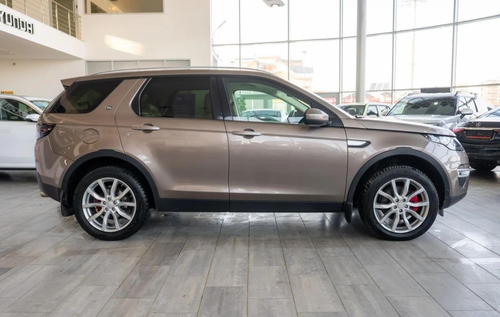 Land Rover Discovery Luxury Sport 2.0, 2015