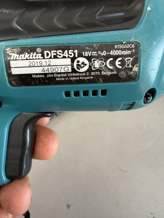 Акумулаторен винтоверт за гипсокартон Makita DFS451 (18V) + Батерия 5.0Ah и Бързо зарядно