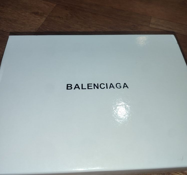 продам balenciaga arena