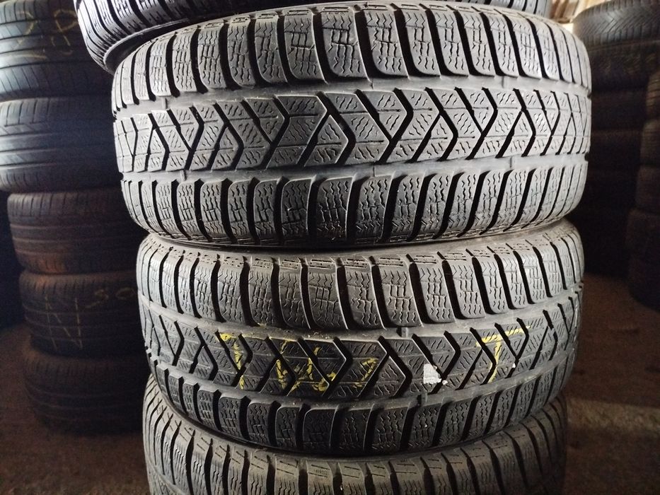 Anvelope 215/55/17 Pirelli