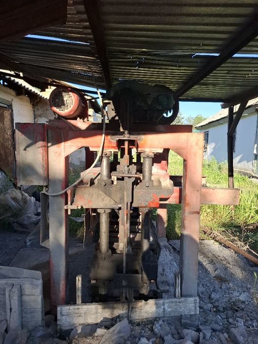 Станок сплитерных блоков, кирпичей Б/у