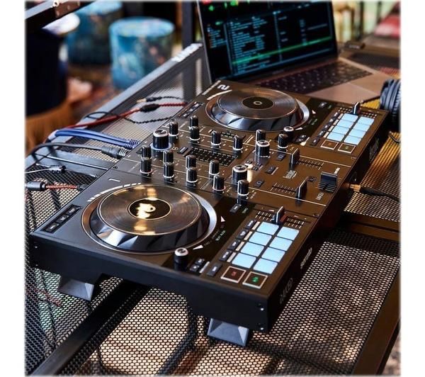 DJ tânăr pentru petreceri și evenimente | Prețuri bune