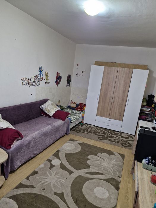 Garsonieră 26 mp + terasă, mobilată, AC, acoperiș nou , vedere Dunare