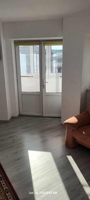 Închiriez apartament 2 camere!