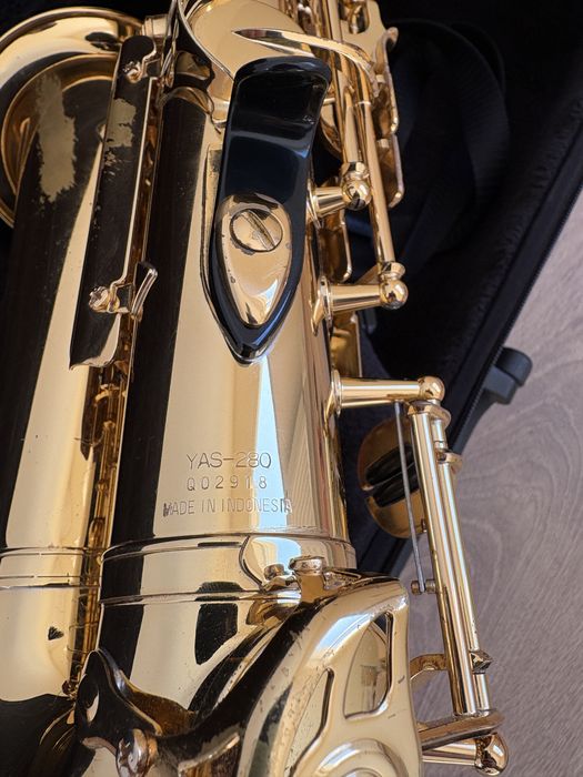 Vând saxofon Yamaha yas 280
