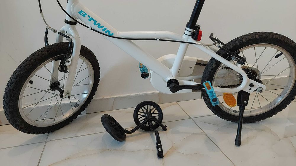 Bicicleta B'twin 16 inch + roti ajutatoare