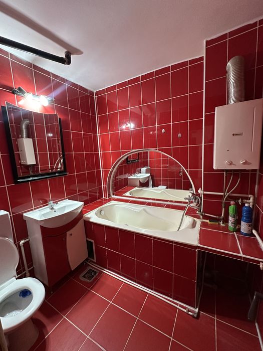 apartament 3 camere de inchiriat