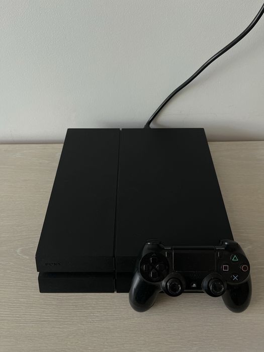 PlayStation 4 FAT 500gb + controller dualshock 4 + 5 jocuri pe disc