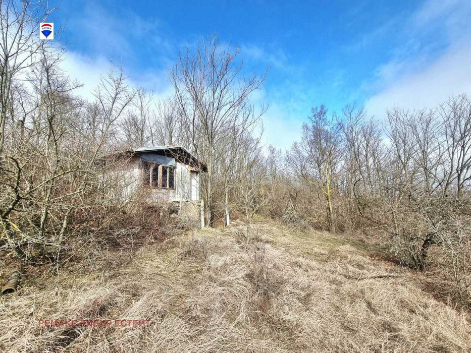 Вила с двор за продажба местност Дрибак, с. Николово