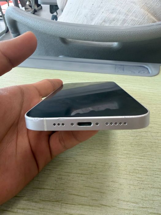 iPhone 12 holati yaxshi