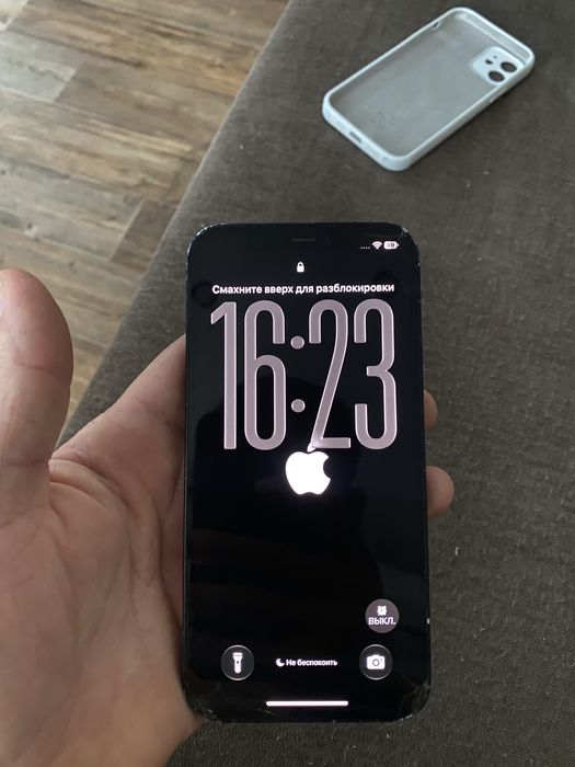 продам Iphone 12