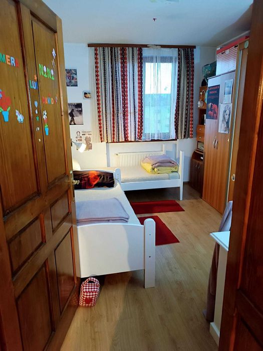 Vând casa pe 3 nivele in Mediaș, cartier Vitrometan, 231m2